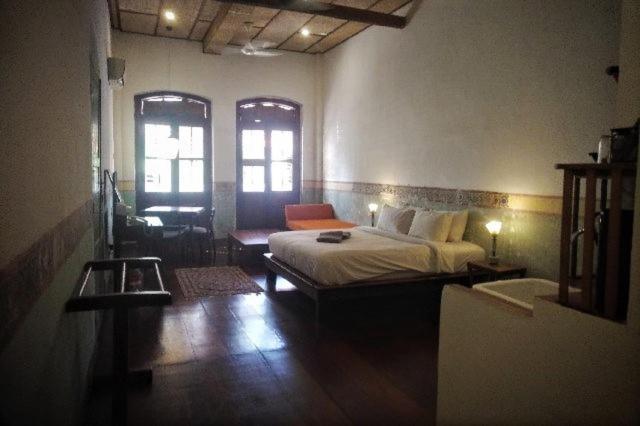 Ren I Tang Heritage Inn George Town Exterior photo